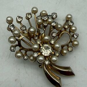 Vintage Kramer Gold Tone Flower Bouquet & Ribbon Brooch Rhinestones Faux Pearl